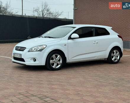 Белый Киа Сид, объемом двигателя 1.6 л и пробегом 167 тыс. км за 5700 $, фото 2 на Automoto.ua
