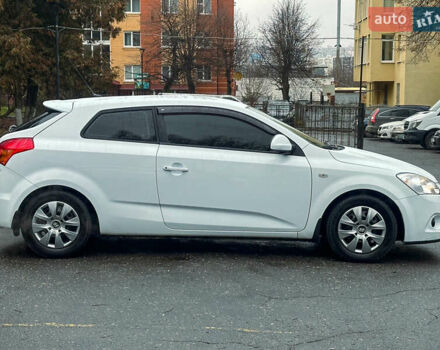 Белый Киа Сид, объемом двигателя 1.4 л и пробегом 178 тыс. км за 4777 $, фото 7 на Automoto.ua