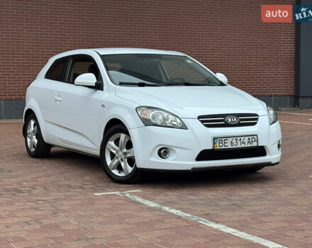 Белый Киа Сид, объемом двигателя 1.6 л и пробегом 167 тыс. км за 5700 $, фото 1 на Automoto.ua