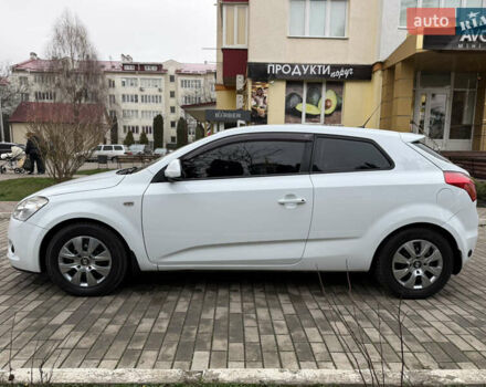 Белый Киа Сид, объемом двигателя 1.59 л и пробегом 178 тыс. км за 5700 $, фото 2 на Automoto.ua