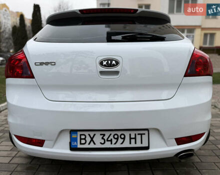 Белый Киа Сид, объемом двигателя 1.59 л и пробегом 178 тыс. км за 5700 $, фото 5 на Automoto.ua