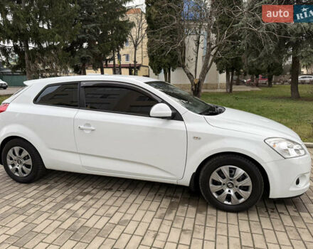 Белый Киа Сид, объемом двигателя 1.59 л и пробегом 178 тыс. км за 5700 $, фото 33 на Automoto.ua