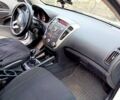 Белый Киа Сид, объемом двигателя 1.4 л и пробегом 210 тыс. км за 6800 $, фото 3 на Automoto.ua