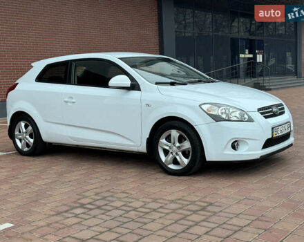 Белый Киа Сид, объемом двигателя 1.6 л и пробегом 167 тыс. км за 5700 $, фото 7 на Automoto.ua