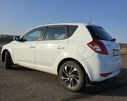 Белый Киа Сид, объемом двигателя 0 л и пробегом 275 тыс. км за 6200 $, фото 6 на Automoto.ua