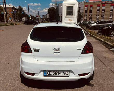 Белый Киа Сид, объемом двигателя 1.6 л и пробегом 230 тыс. км за 6000 $, фото 4 на Automoto.ua