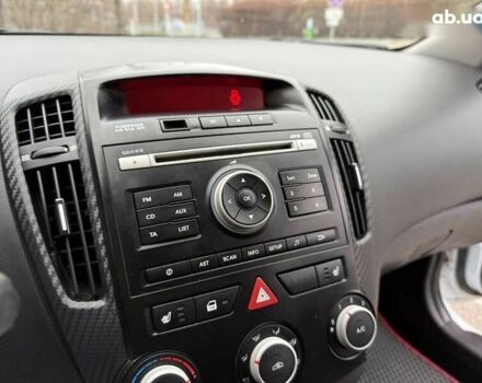 Белый Киа Сид, объемом двигателя 1.6 л и пробегом 193 тыс. км за 6999 $, фото 19 на Automoto.ua