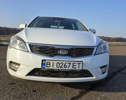Белый Киа Сид, объемом двигателя 0 л и пробегом 275 тыс. км за 6200 $, фото 4 на Automoto.ua