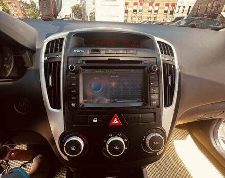 Белый Киа Сид, объемом двигателя 1.6 л и пробегом 230 тыс. км за 6000 $, фото 11 на Automoto.ua