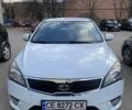 Белый Киа Сид, объемом двигателя 1.4 л и пробегом 180 тыс. км за 8000 $, фото 1 на Automoto.ua