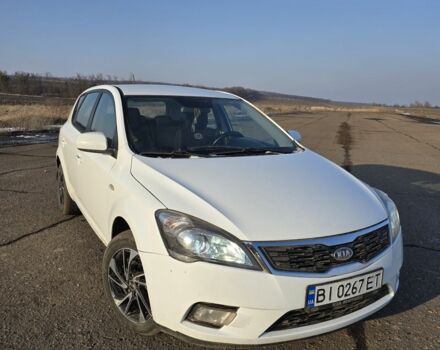 Белый Киа Сид, объемом двигателя 0 л и пробегом 275 тыс. км за 6200 $, фото 3 на Automoto.ua