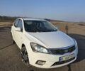 Белый Киа Сид, объемом двигателя 0 л и пробегом 275 тыс. км за 6200 $, фото 3 на Automoto.ua
