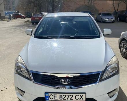 Белый Киа Сид, объемом двигателя 1.4 л и пробегом 180 тыс. км за 8000 $, фото 3 на Automoto.ua