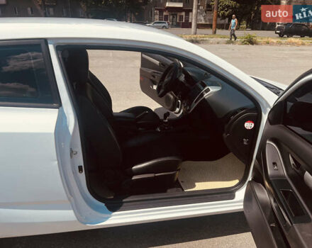 Белый Киа Сид, объемом двигателя 1.6 л и пробегом 230 тыс. км за 6000 $, фото 9 на Automoto.ua