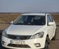 Белый Киа Сид, объемом двигателя 1.6 л и пробегом 275 тыс. км за 5800 $, фото 1 на Automoto.ua