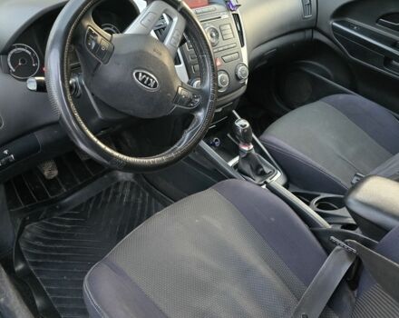 Белый Киа Сид, объемом двигателя 0 л и пробегом 275 тыс. км за 6200 $, фото 11 на Automoto.ua