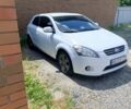 Белый Киа Сид, объемом двигателя 1.59 л и пробегом 188 тыс. км за 5700 $, фото 2 на Automoto.ua