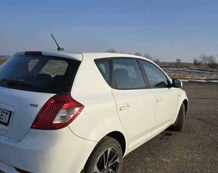 Белый Киа Сид, объемом двигателя 0 л и пробегом 275 тыс. км за 6200 $, фото 2 на Automoto.ua