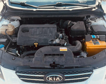 Белый Киа Сид, объемом двигателя 1.6 л и пробегом 230 тыс. км за 6000 $, фото 14 на Automoto.ua