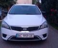 Белый Киа Сид, объемом двигателя 1.58 л и пробегом 206 тыс. км за 5500 $, фото 9 на Automoto.ua