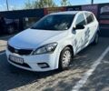 Белый Киа Сид, объемом двигателя 1.4 л и пробегом 202 тыс. км за 6000 $, фото 3 на Automoto.ua