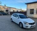 Белый Киа Сид, объемом двигателя 1.58 л и пробегом 249 тыс. км за 5500 $, фото 2 на Automoto.ua