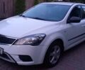 Белый Киа Сид, объемом двигателя 1.58 л и пробегом 206 тыс. км за 5500 $, фото 2 на Automoto.ua