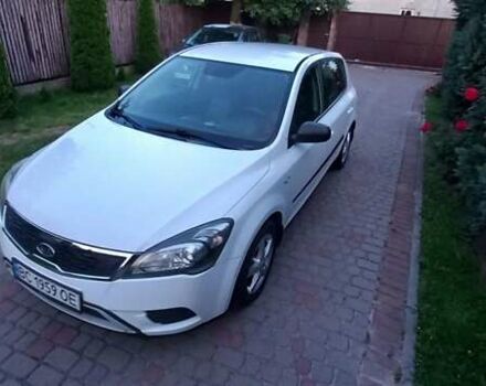 Белый Киа Сид, объемом двигателя 1.58 л и пробегом 206 тыс. км за 5500 $, фото 6 на Automoto.ua
