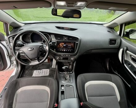 Белый Киа Сид, объемом двигателя 1.6 л и пробегом 122 тыс. км за 9950 $, фото 5 на Automoto.ua