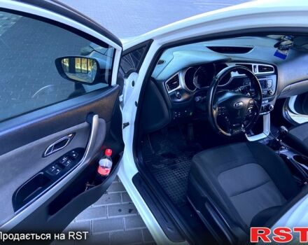Білий Кіа Сід, об'ємом двигуна 1.6 л та пробігом 280 тис. км за 7800 $, фото 12 на Automoto.ua