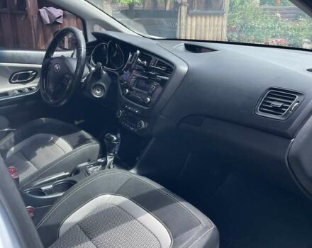 Білий Кіа Сід, об'ємом двигуна 1.59 л та пробігом 180 тис. км за 9400 $, фото 4 на Automoto.ua