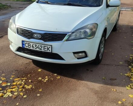 Білий Кіа Сід, об'ємом двигуна 1.6 л та пробігом 241 тис. км за 6600 $, фото 1 на Automoto.ua
