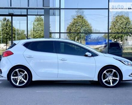 Белый Киа Сид, объемом двигателя 1.6 л и пробегом 175 тыс. км за 11900 $, фото 3 на Automoto.ua