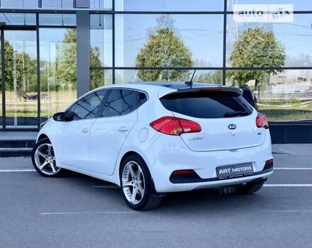 Белый Киа Сид, объемом двигателя 1.6 л и пробегом 175 тыс. км за 11900 $, фото 6 на Automoto.ua