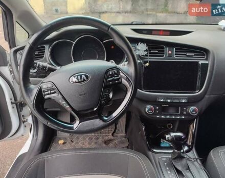 Киа Сид 2012 в Киеве на Automoto.ua Белый Киа Сид, объемом двигателя 1.59 л и пробегом 122 тыс. км за 9800 $, фото 18 на Automoto.ua