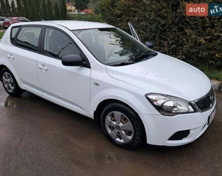 Білий Кіа Сід, об'ємом двигуна 1.58 л та пробігом 192 тис. км за 6800 $, фото 3 на Automoto.ua