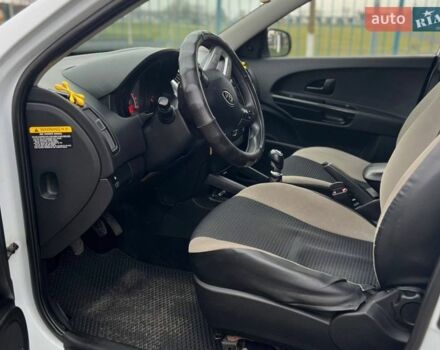 Белый Киа Сид, объемом двигателя 1.59 л и пробегом 260 тыс. км за 6500 $, фото 11 на Automoto.ua