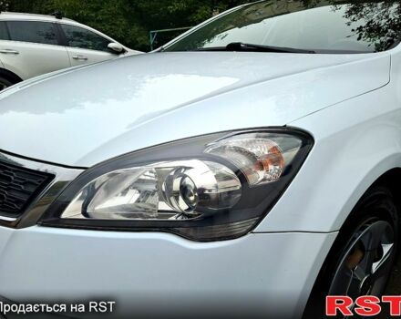 Білий Кіа Сід, об'ємом двигуна 1.6 л та пробігом 192 тис. км за 6500 $, фото 10 на Automoto.ua