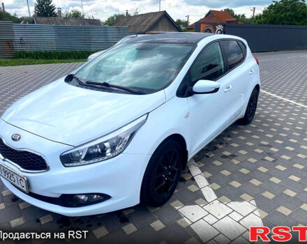 Киа Сид 2012 в Полтаве на Automoto.ua Белый Киа Сид, объемом двигателя 1.6 л и пробегом 180 тыс. км за 9000 $, фото 2 на Automoto.ua