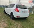 Белый Киа Сид, объемом двигателя 1.59 л и пробегом 260 тыс. км за 6200 $, фото 4 на Automoto.ua
