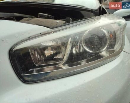 Киа Сид 2012 в Киеве на Automoto.ua Белый Киа Сид, объемом двигателя 1.59 л и пробегом 122 тыс. км за 9800 $, фото 10 на Automoto.ua