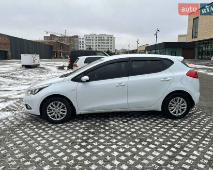 Белый Киа Сид, объемом двигателя 1.4 л и пробегом 198 тыс. км за 8000 $, фото 7 на Automoto.ua