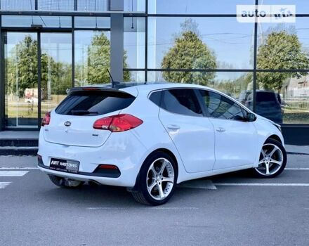 Белый Киа Сид, объемом двигателя 1.6 л и пробегом 175 тыс. км за 11900 $, фото 4 на Automoto.ua