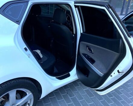 Білий Кіа Сід, об'ємом двигуна 1.6 л та пробігом 280 тис. км за 7800 $, фото 9 на Automoto.ua