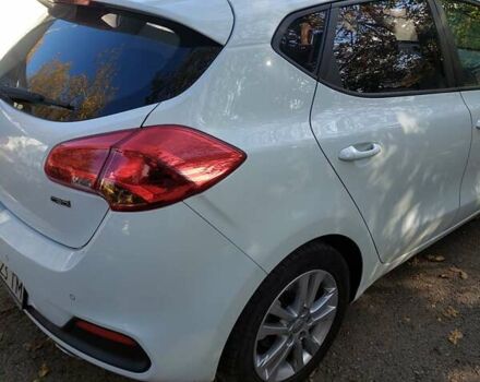 Белый Киа Сид, объемом двигателя 1.4 л и пробегом 283 тыс. км за 6800 $, фото 7 на Automoto.ua