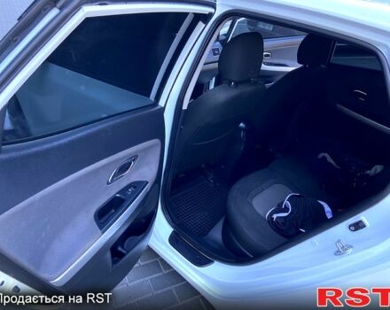 Білий Кіа Сід, об'ємом двигуна 1.6 л та пробігом 280 тис. км за 7800 $, фото 10 на Automoto.ua