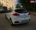 Белый Киа Сид, объемом двигателя 1.4 л и пробегом 200 тыс. км за 6500 $, фото 5 на Automoto.ua
