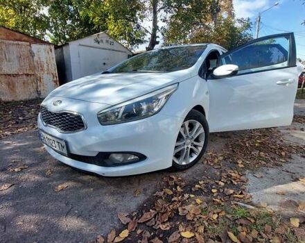 Белый Киа Сид, объемом двигателя 1.4 л и пробегом 283 тыс. км за 6800 $, фото 6 на Automoto.ua