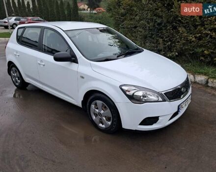 Білий Кіа Сід, об'ємом двигуна 1.58 л та пробігом 192 тис. км за 6800 $, фото 1 на Automoto.ua