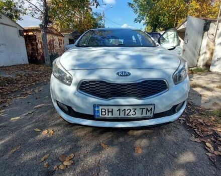 Белый Киа Сид, объемом двигателя 1.4 л и пробегом 283 тыс. км за 6800 $, фото 24 на Automoto.ua